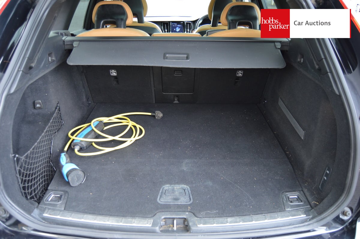 VOLVO XC60 INSCRPT PRO T8 PHEV image 15