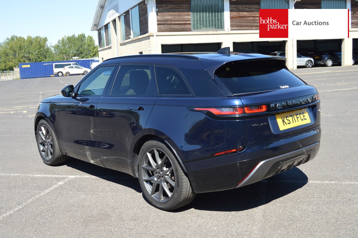 LAND ROVER RANGE ROVER VELAR R-DYN H image 5