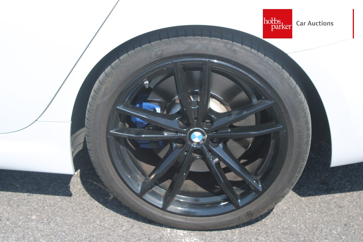BMW 320I M SPORT AUTO image 11