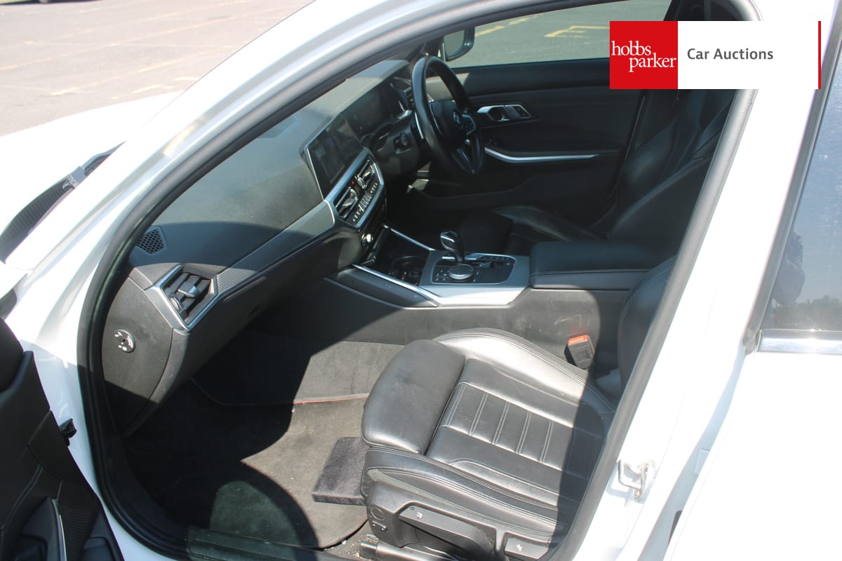 BMW 320I M SPORT AUTO image 13