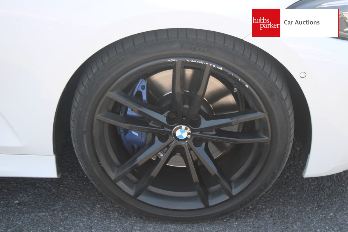 BMW 320I M SPORT AUTO image 9