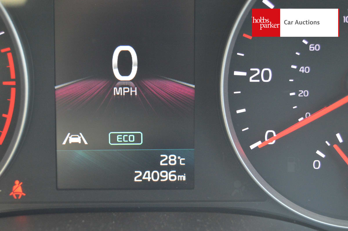 KIA STONIC CONNECT MHEV image 12