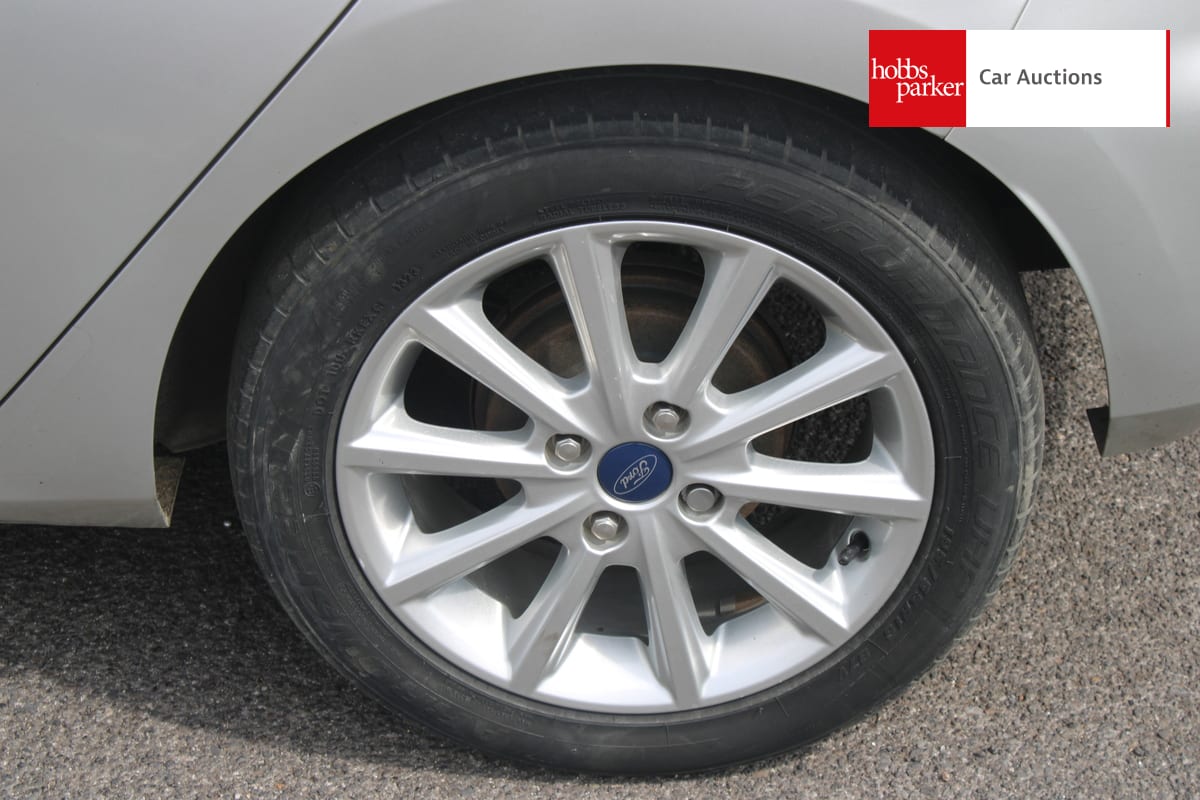 FORD FIESTA TITANIUM TURBO MHEV image 11