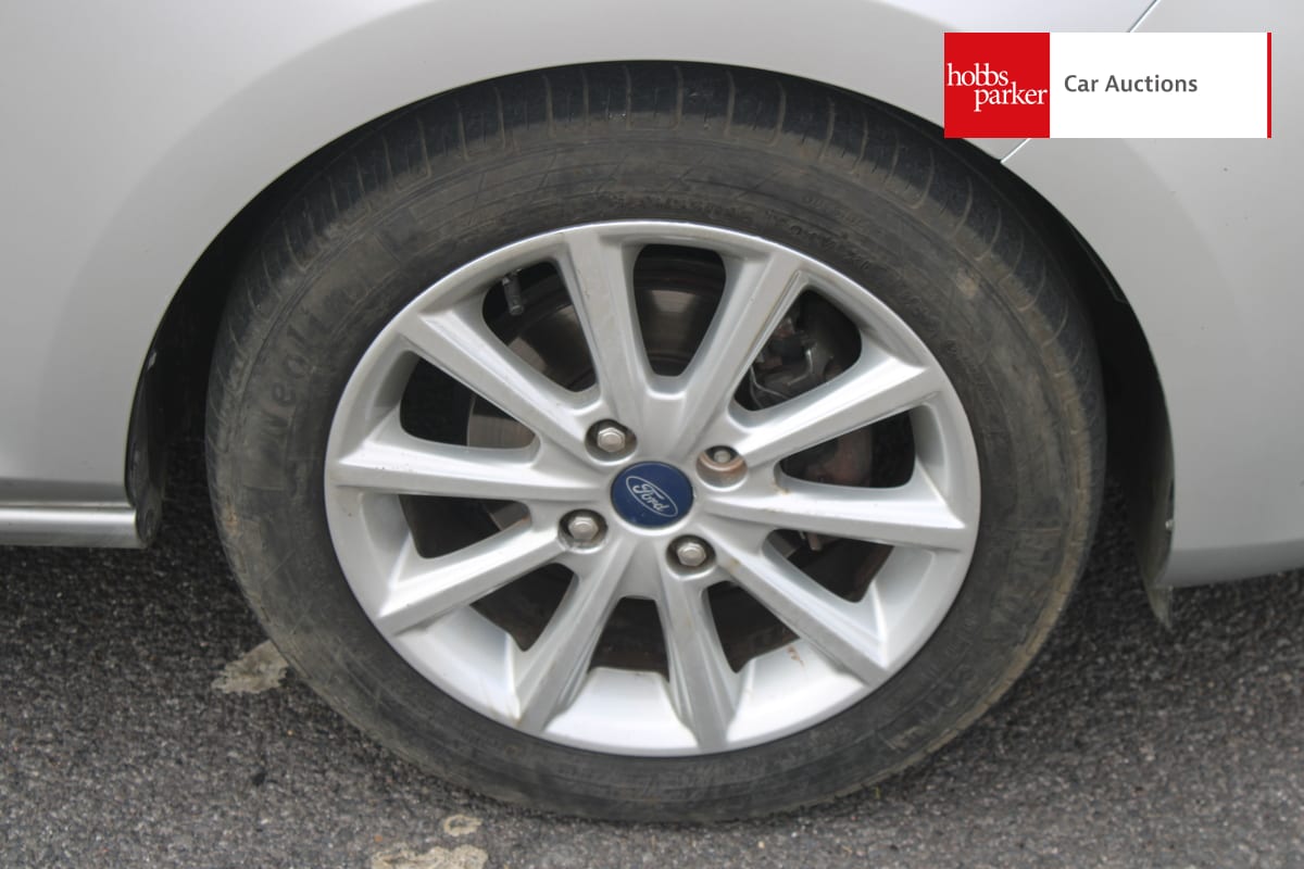 FORD FIESTA TITANIUM TURBO MHEV image 9