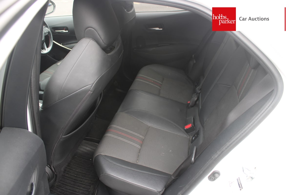 TOYOTA COROLLA GR SPORT HEV CVT image 14