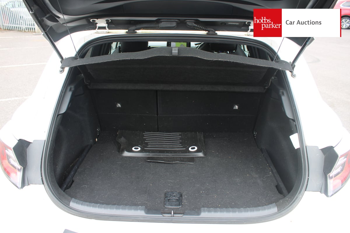 TOYOTA COROLLA GR SPORT HEV CVT image 15