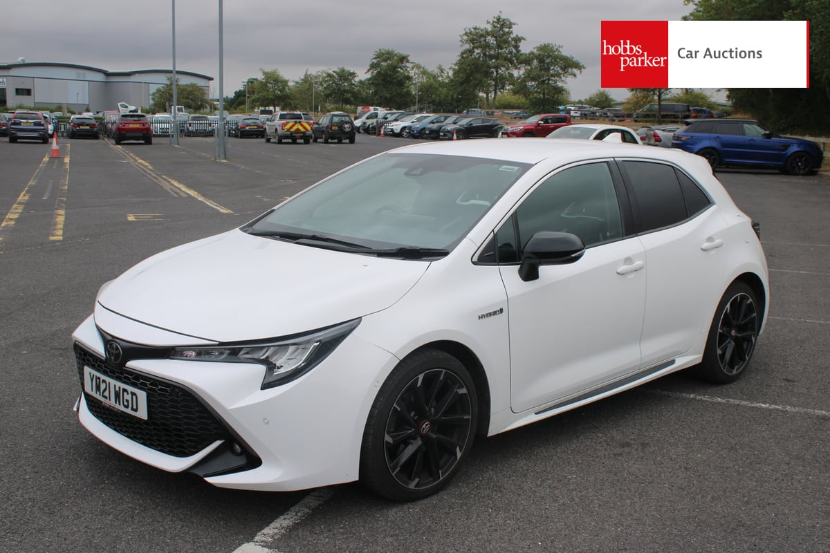 TOYOTA COROLLA GR SPORT HEV CVT image 7