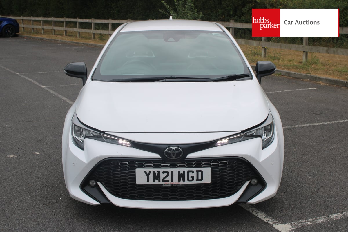 TOYOTA COROLLA GR SPORT HEV CVT image 8