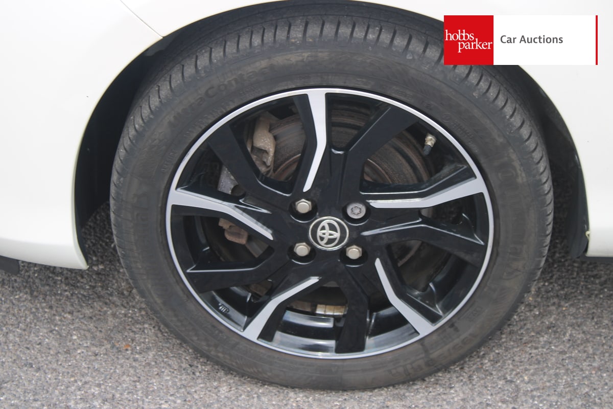 TOYOTA YARIS DESIGN HYBRID VVT-I image 12