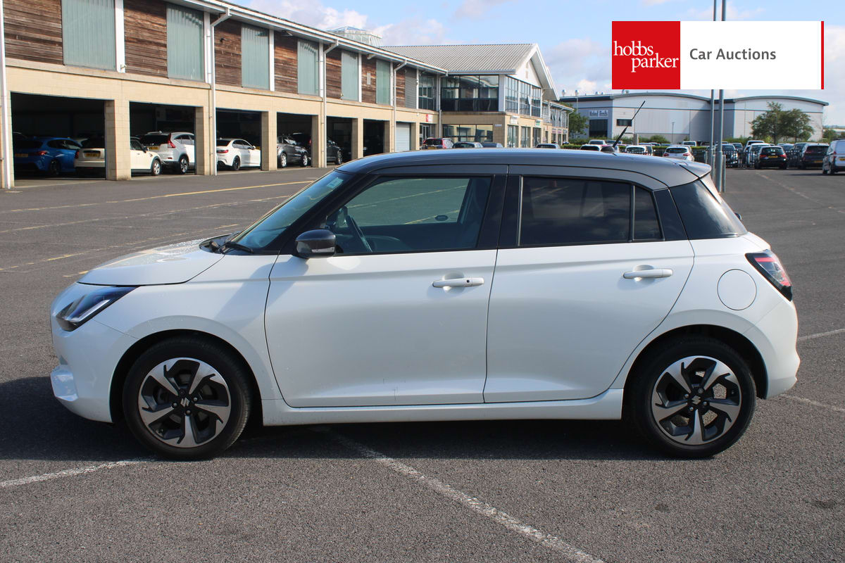 SUZUKI SWIFT ULTRA MHEV CVT image 6