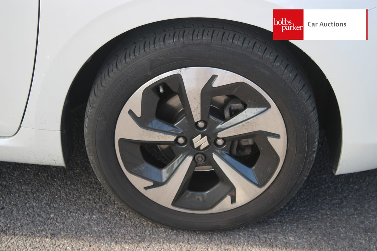 SUZUKI SWIFT ULTRA MHEV CVT image 9
