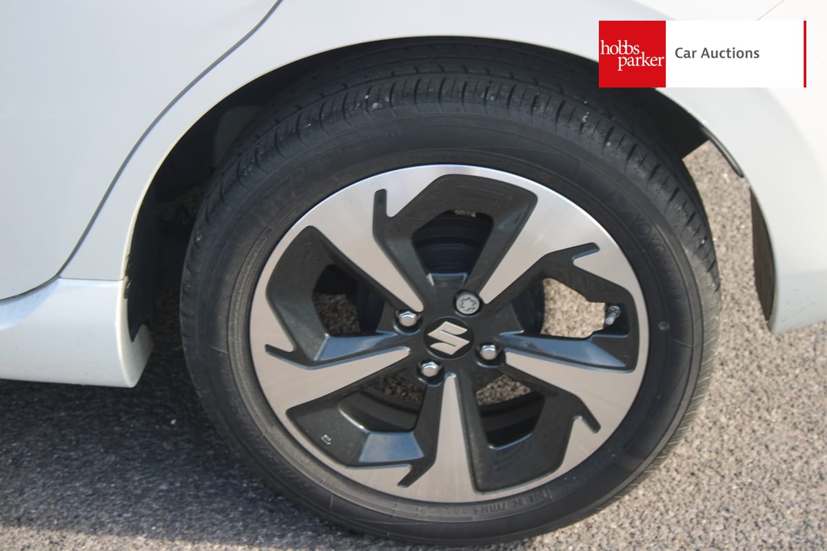 SUZUKI SWIFT ULTRA MHEV CVT image 11