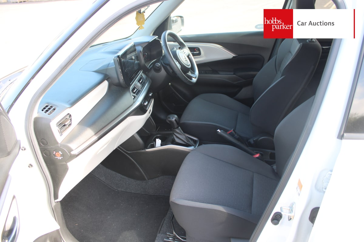 SUZUKI SWIFT ULTRA MHEV CVT image 13