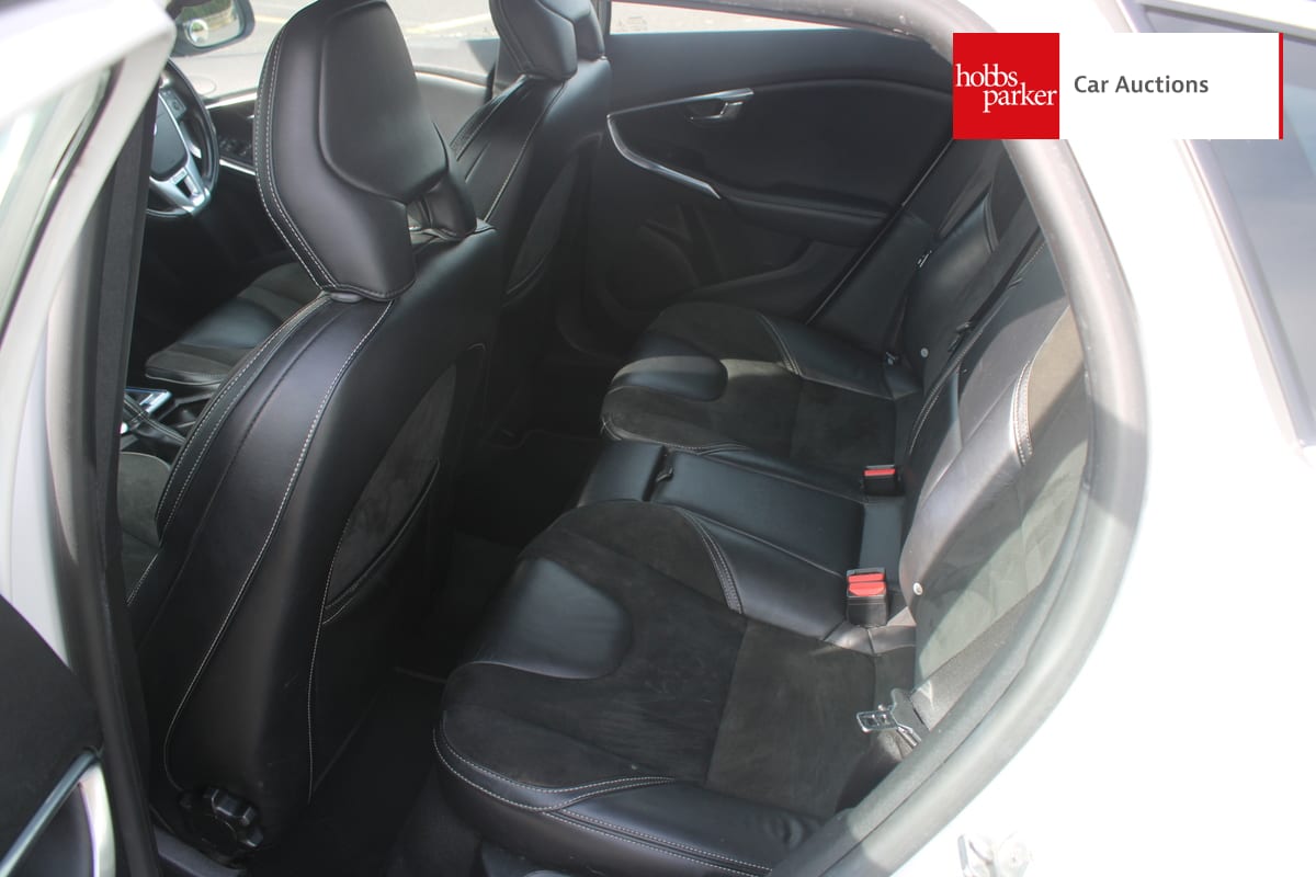 VOLVO V40 R-DESIGN T2 image 14