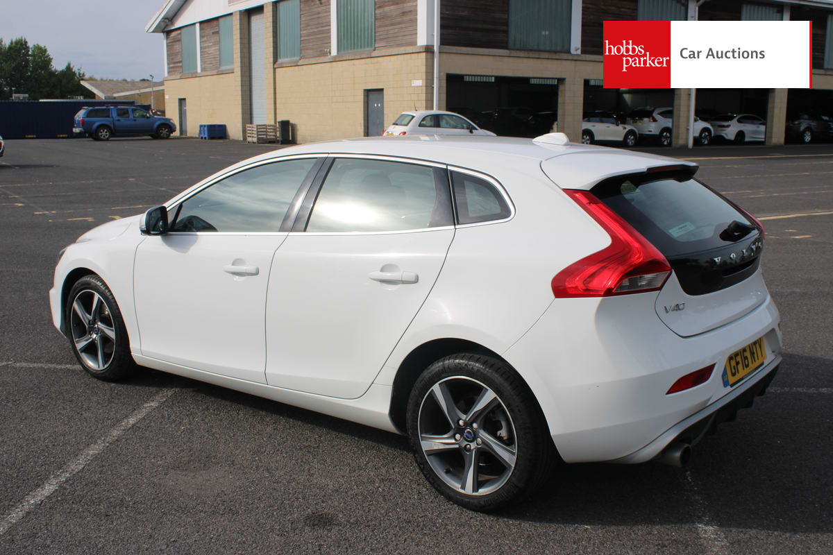 VOLVO V40 R-DESIGN T2 image 5