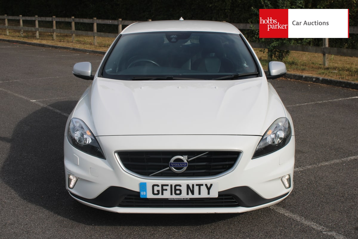 VOLVO V40 R-DESIGN T2 image 8