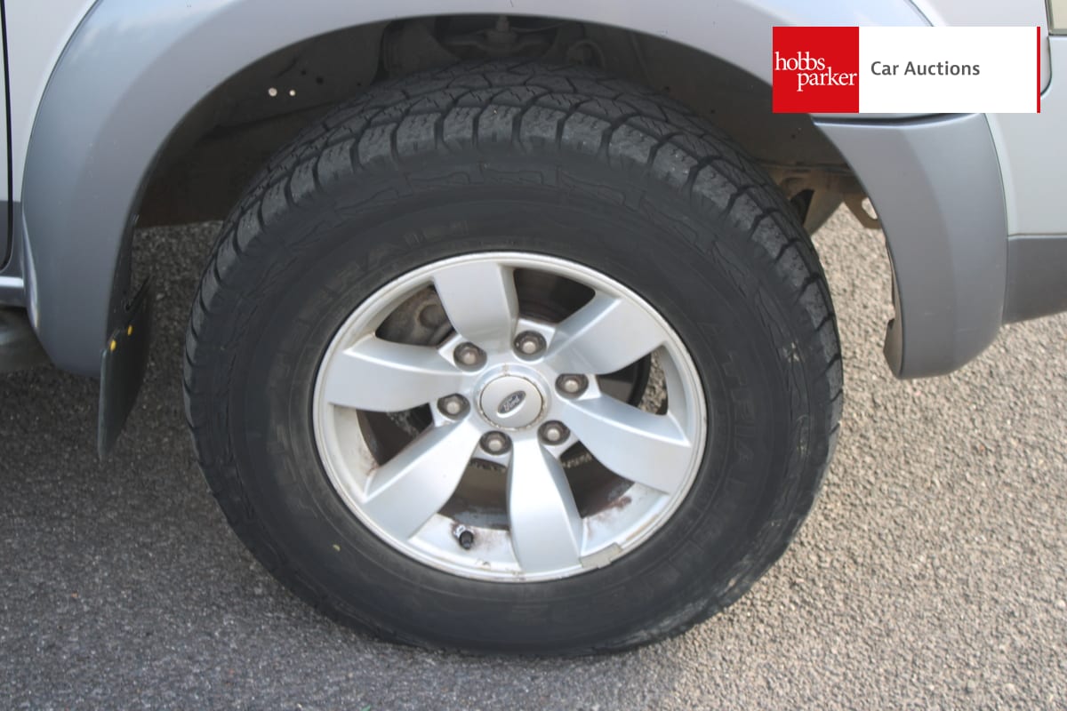 FORD RANGER XLT D/C 4WD image 9