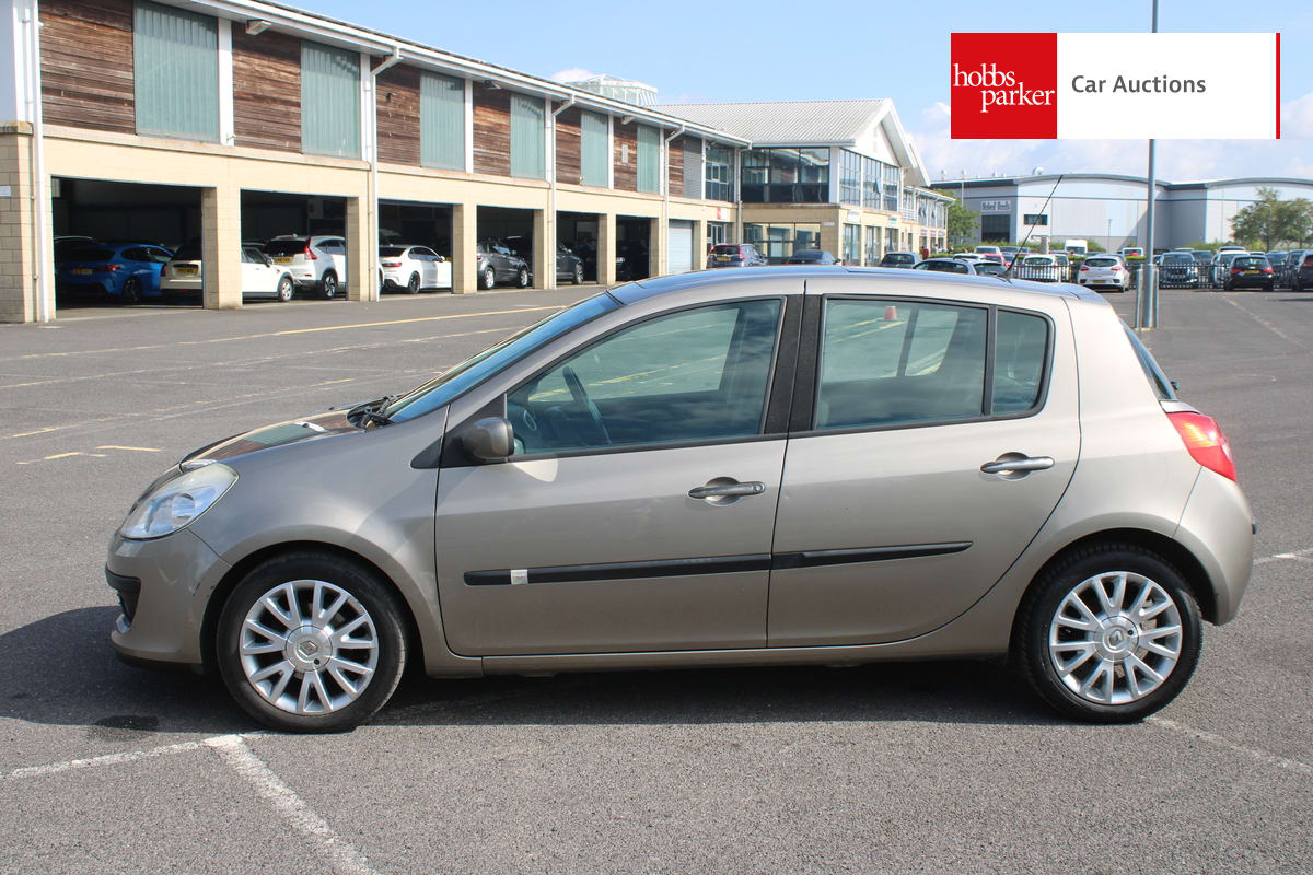 RENAULT CLIO DYNAMIQUE TURBO 100 image 6