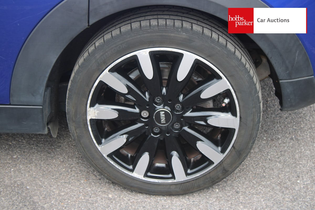 MINI COOPER EXCLUSIVE image 11