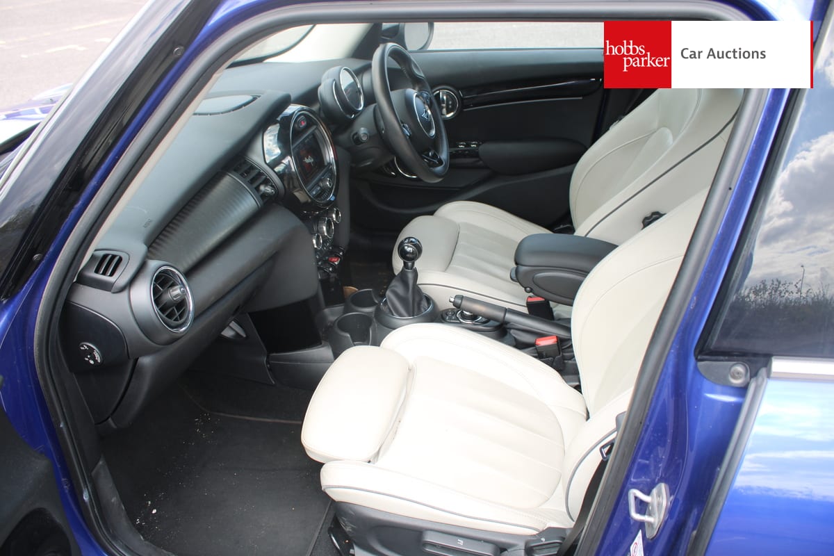 MINI COOPER EXCLUSIVE image 13