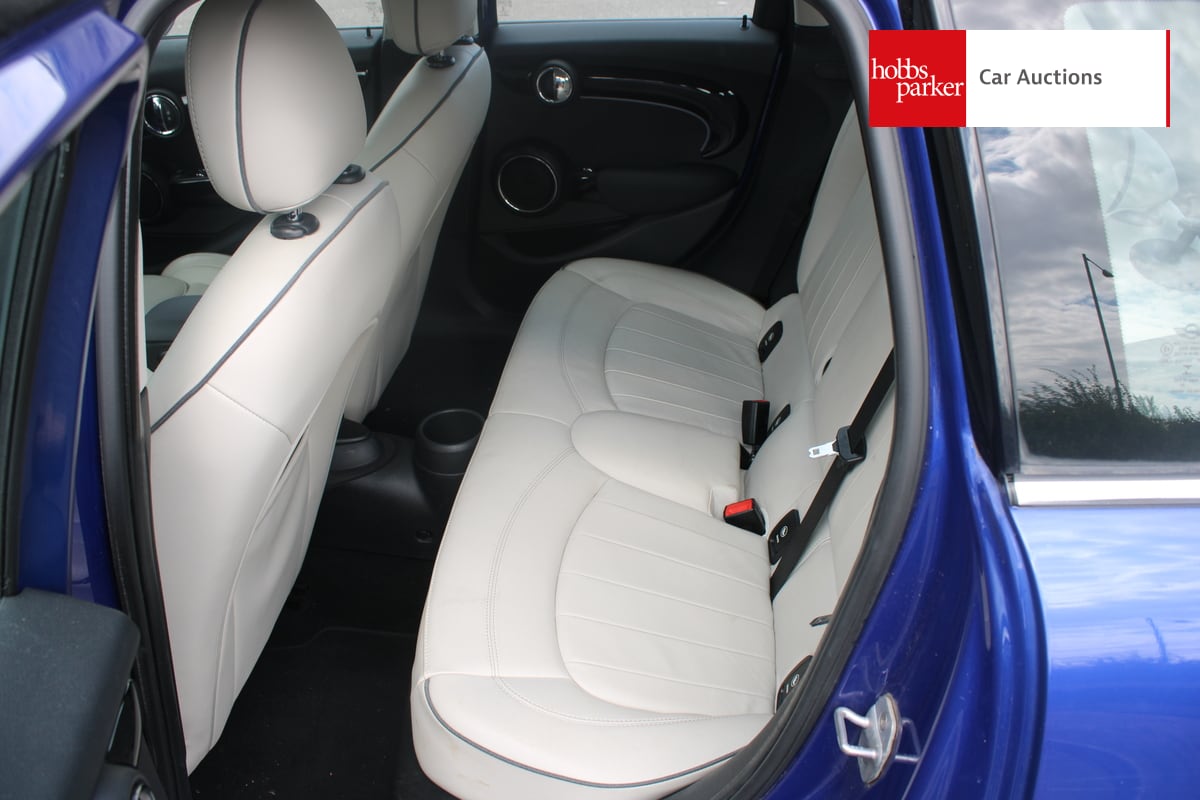 MINI COOPER EXCLUSIVE image 14