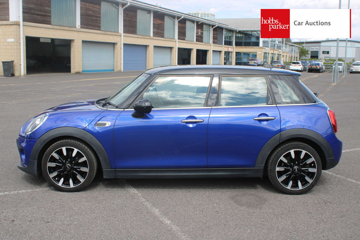 MINI COOPER EXCLUSIVE image 6