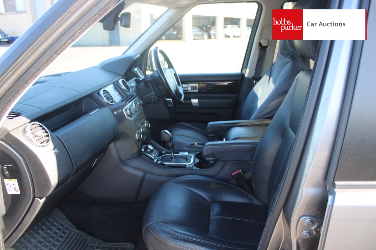 LAND ROVER DISCOVERY HSE TDV6 AUTO image 13