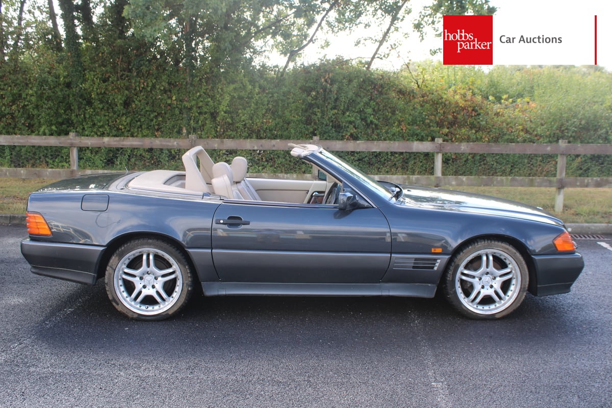 MERCEDES 300SL-24 AUTO image 2