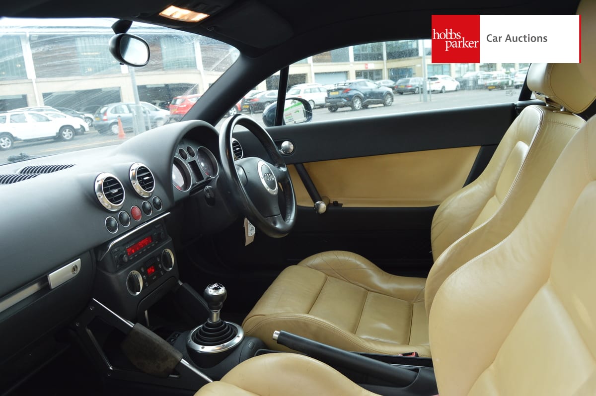 AUDI TT image 13