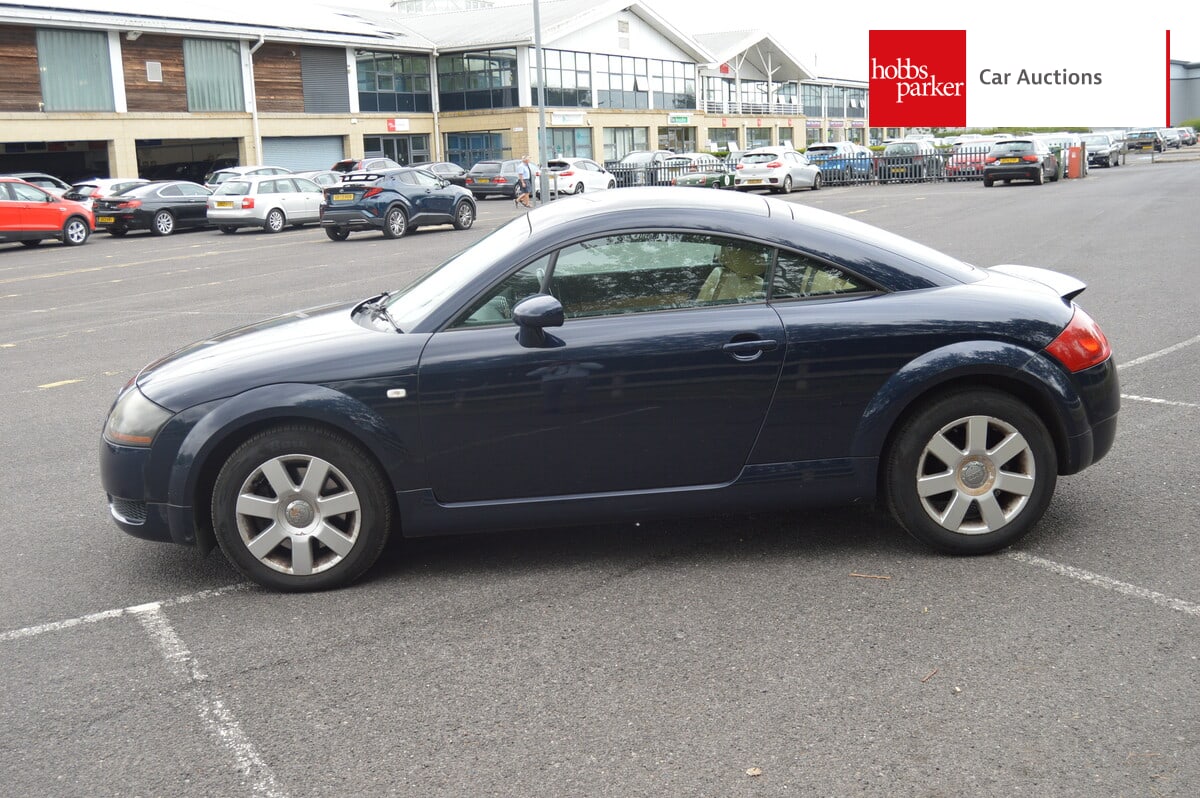 AUDI TT image 6