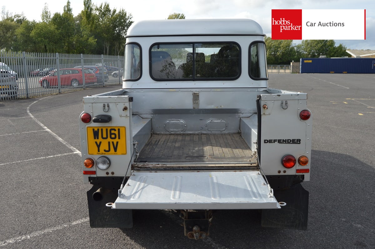 LAND ROVER DEFENDER 110 XS TD D/C image 15