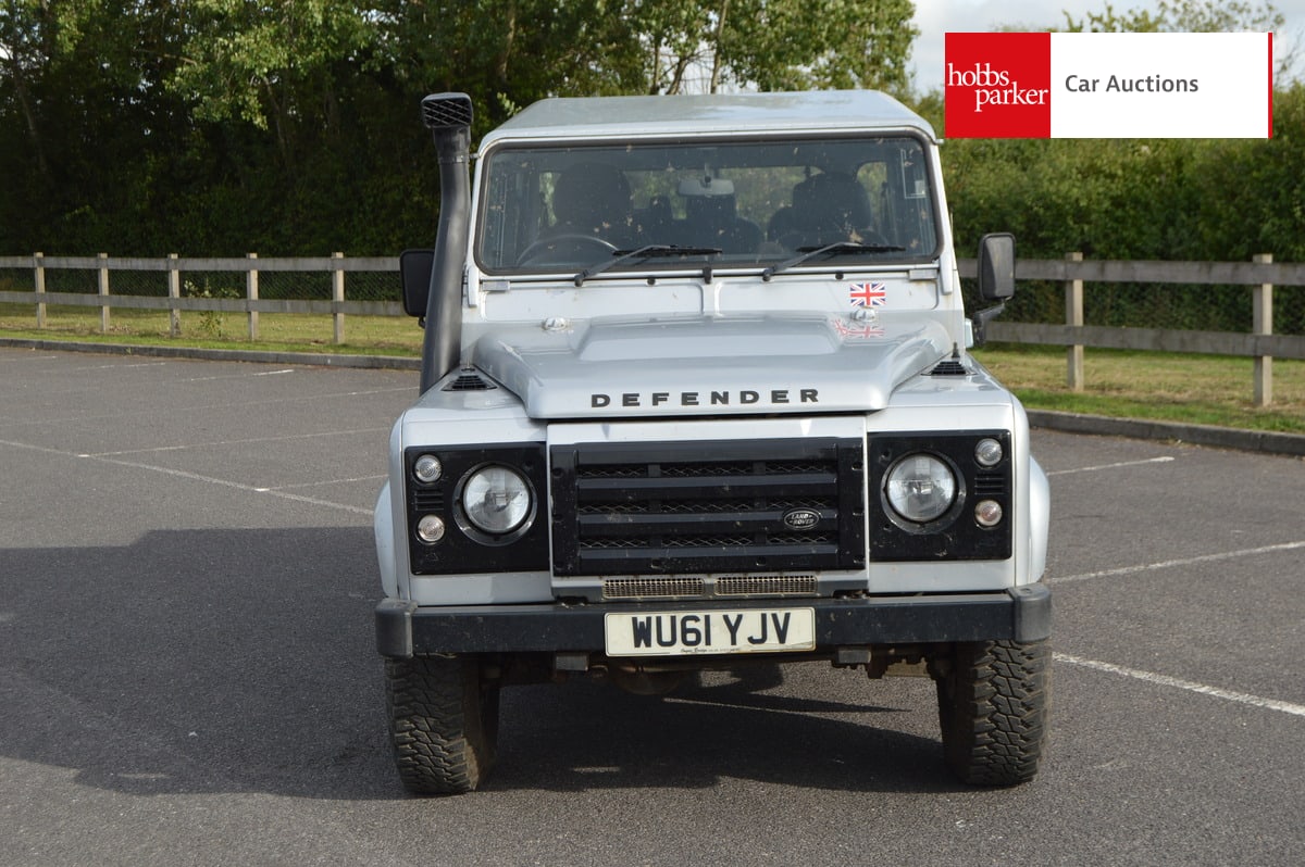 LAND ROVER DEFENDER 110 XS TD D/C image 8