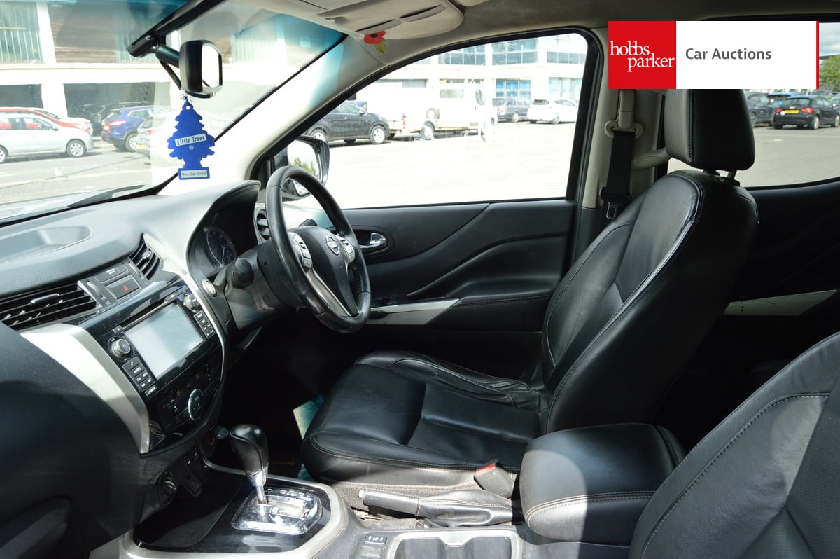 NISSAN NAVARA TEKNA DCI AUTO image 13