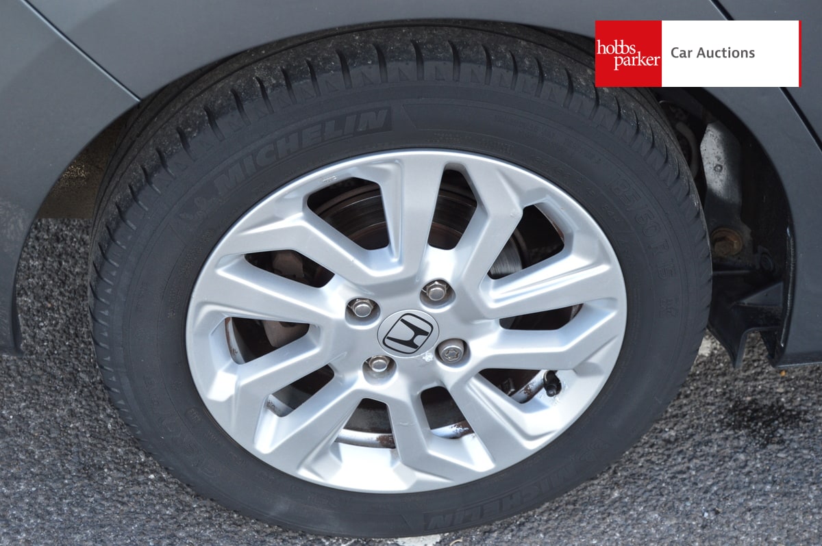 HONDA JAZZ SE I-VTEC image 11