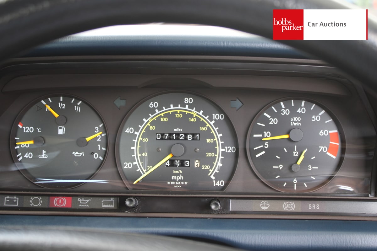 MERCEDES 190E AUTO image 26