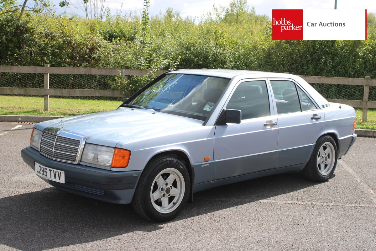 MERCEDES 190E AUTO image 7