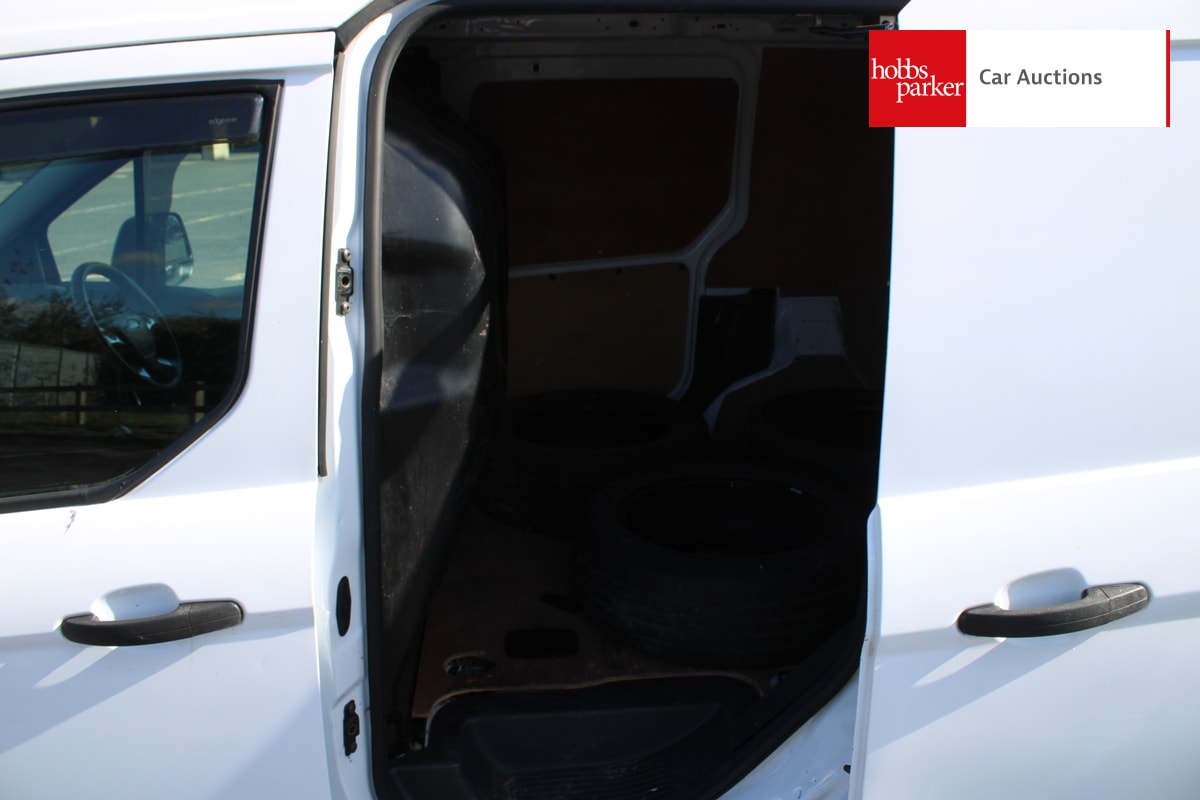 FORD TRANSIT CONNECT 200 image 10