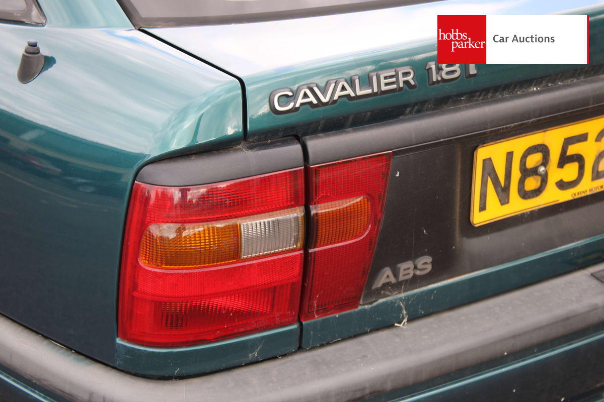 VAUXHALL CAVALIER LS 1.8 image 11
