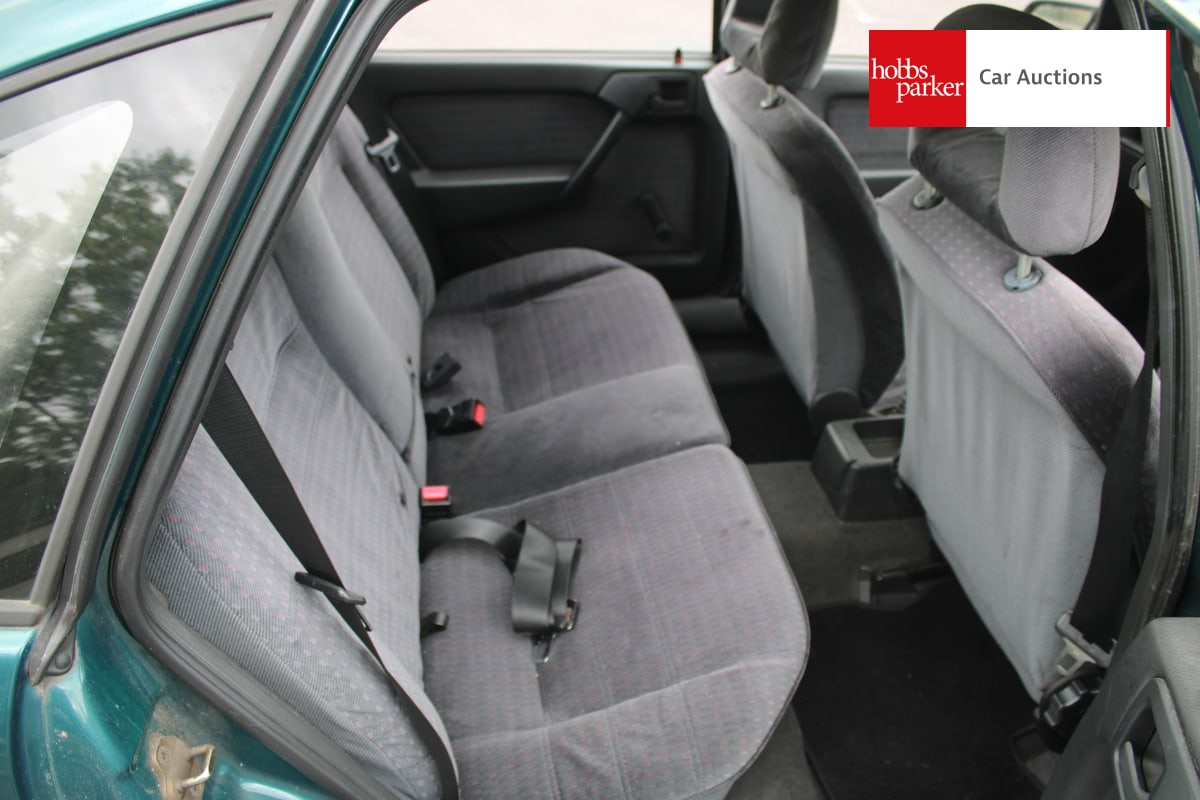 VAUXHALL CAVALIER LS 1.8 image 16