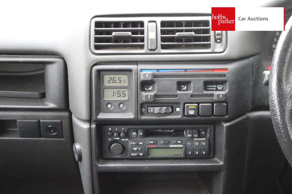 VAUXHALL CAVALIER LS 1.8 image 22