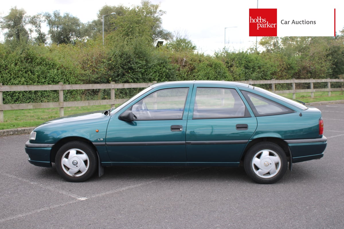 VAUXHALL CAVALIER LS 1.8 image 6