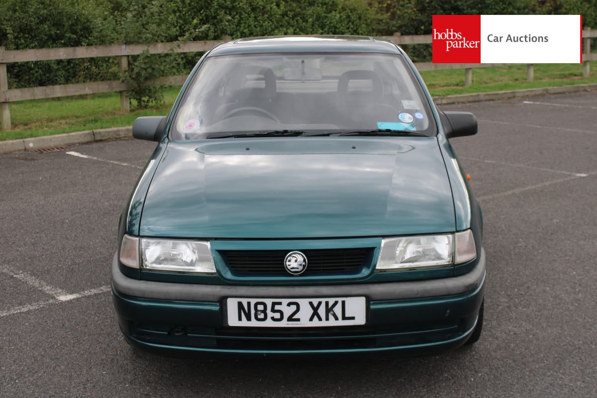 VAUXHALL CAVALIER LS 1.8 image 8