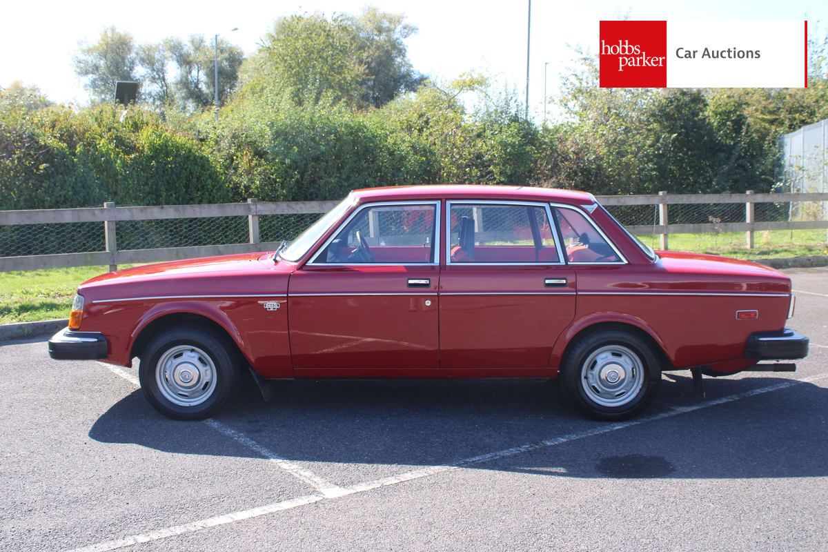 VOLVO 244 DL image 6