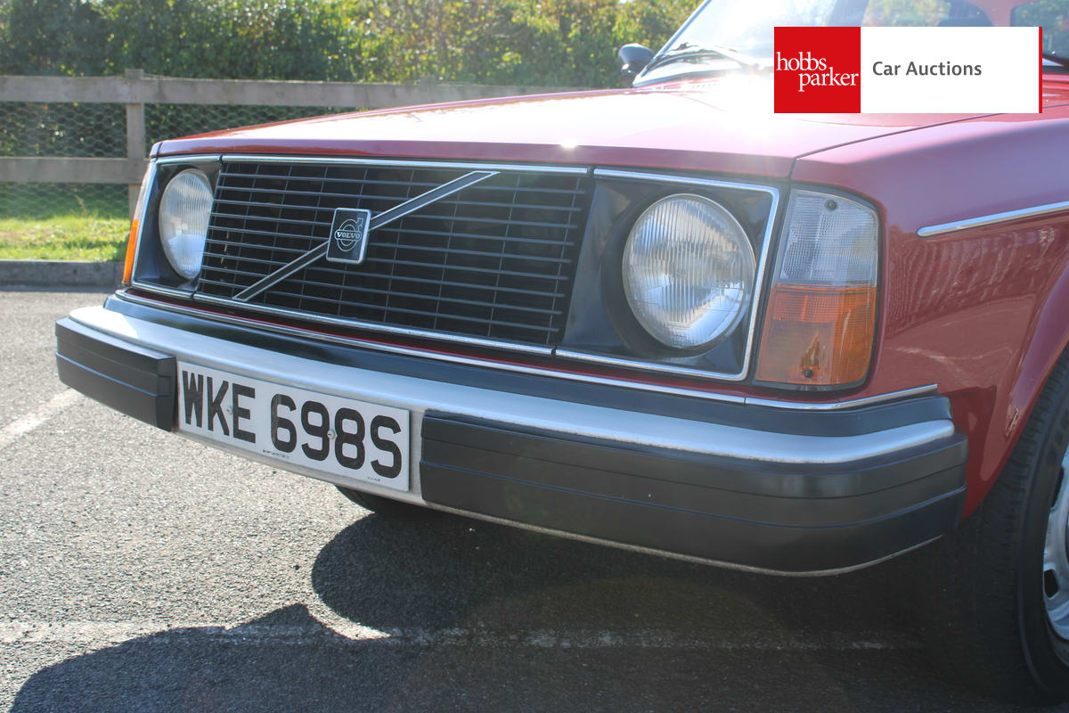 VOLVO 244 DL image 9