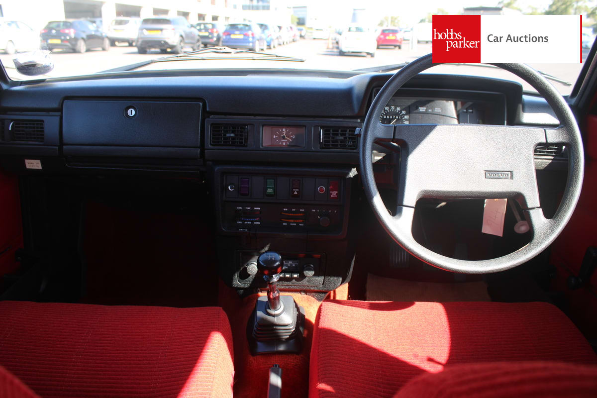 VOLVO 244 DL image 20
