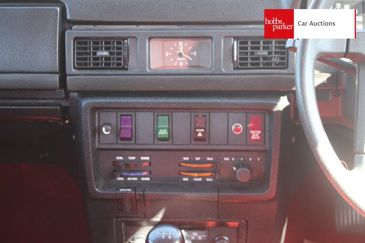 VOLVO 244 DL image 21