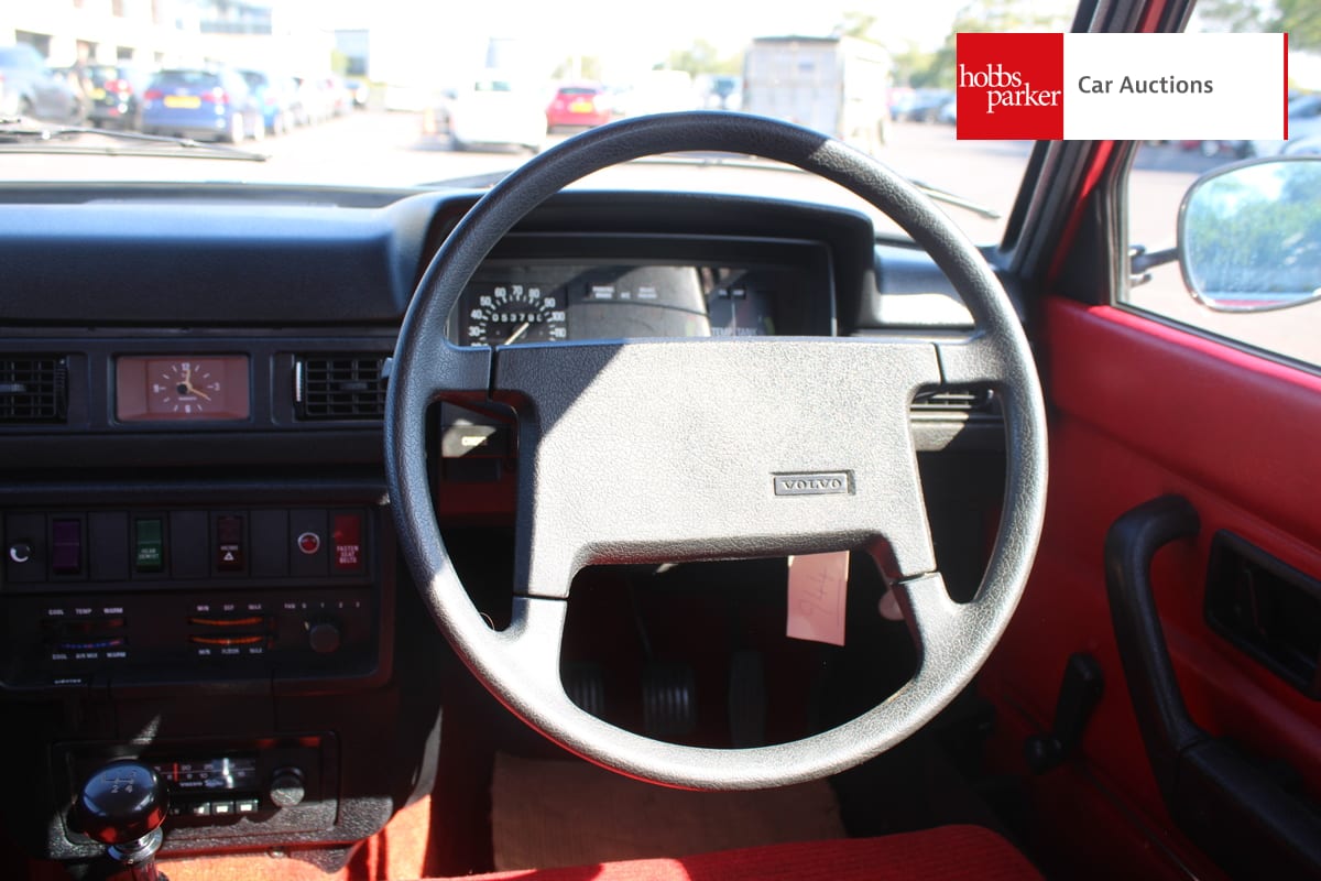 VOLVO 244 DL image 23