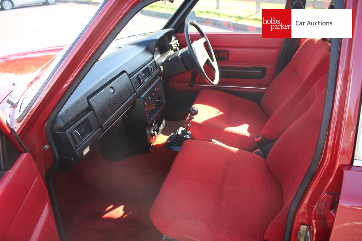 VOLVO 244 DL image 29