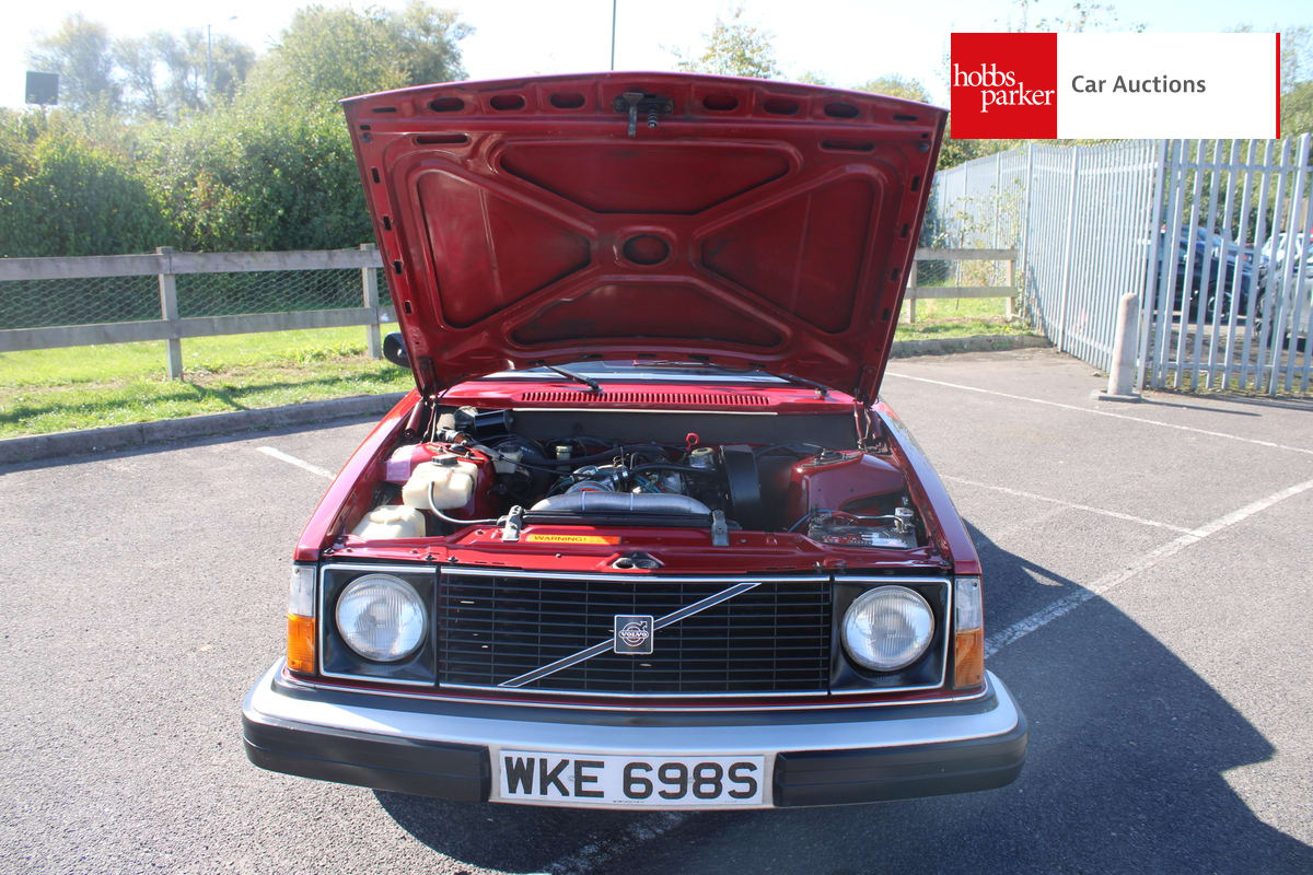 VOLVO 244 DL image 38