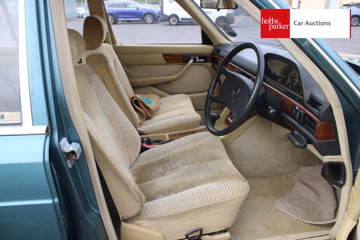 MERCEDES 380 SE Auto W126 image 15